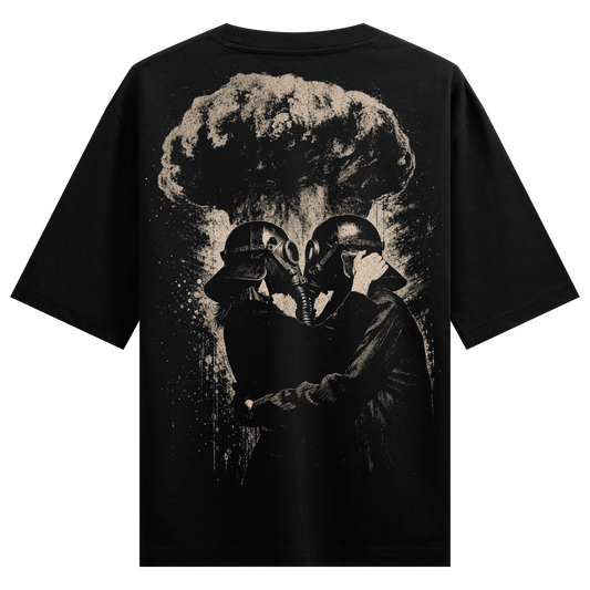 PRDGY Kiss of Chaos Oversized T-shirt