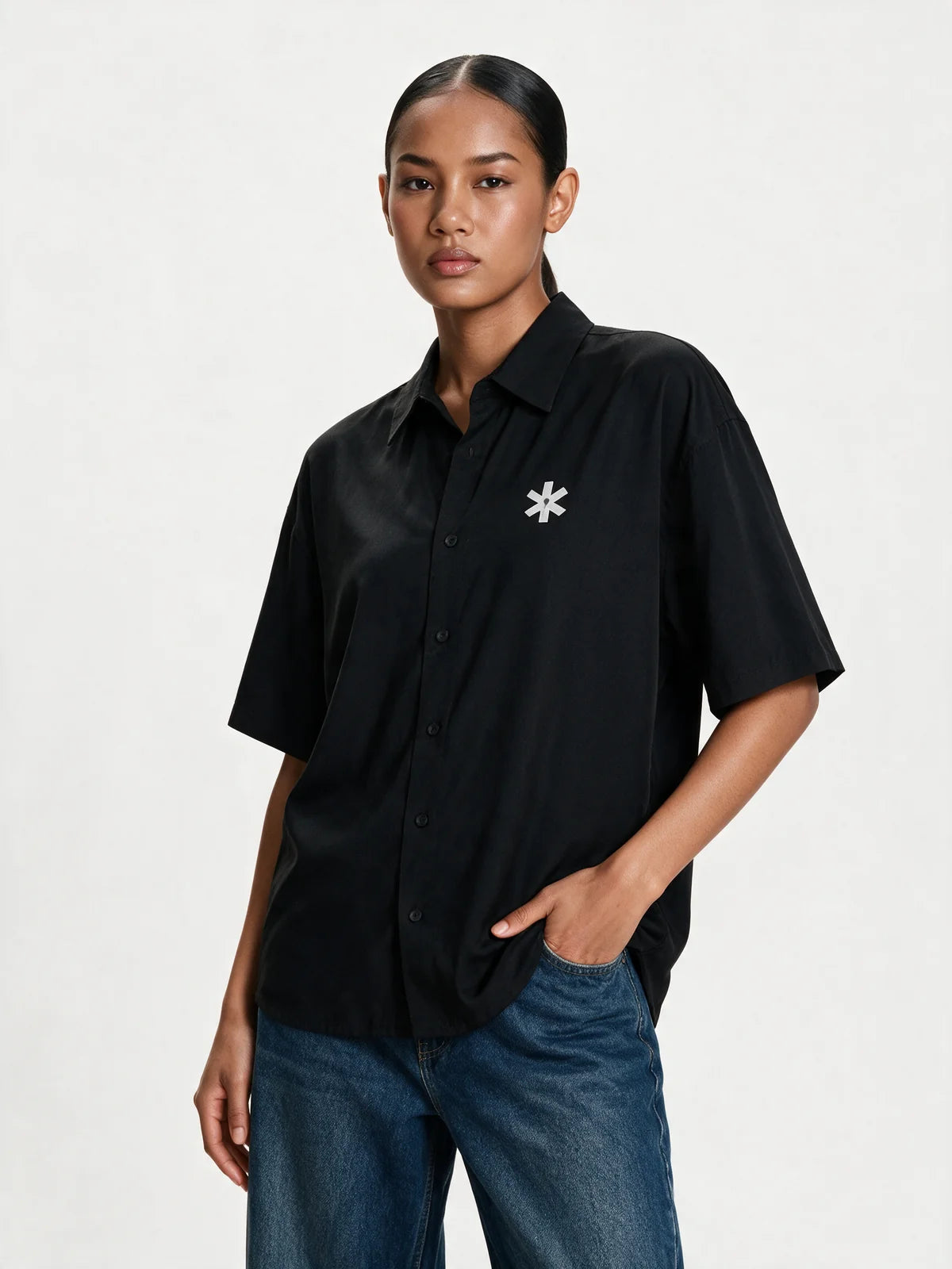 Jaane do Oversized Collar Shirt — opposite-side model view